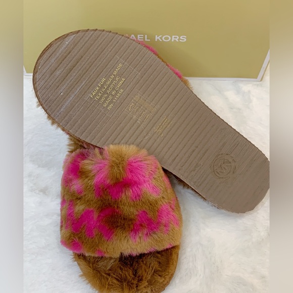 MICHAEL MICHAEL KORS
Janis logo faux-fur slides - Picture 2 of 5